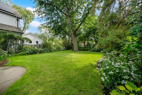 Tiny photo for 2907 W Bryn Mawr Avenue, Chicago, IL 60659 (MLS # 12717026)