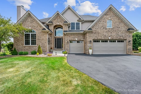 Photo of 5226 Greenshire Circle, Lake In The Hills, IL 60156 (MLS # 12715050)