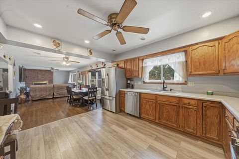 Tiny photo for 810 N Cherry Street, Addison, IL 60101 (MLS # 12621493)