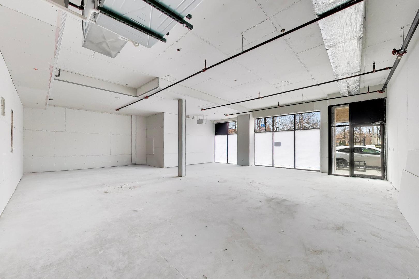 1952 W Lawrence Avenue