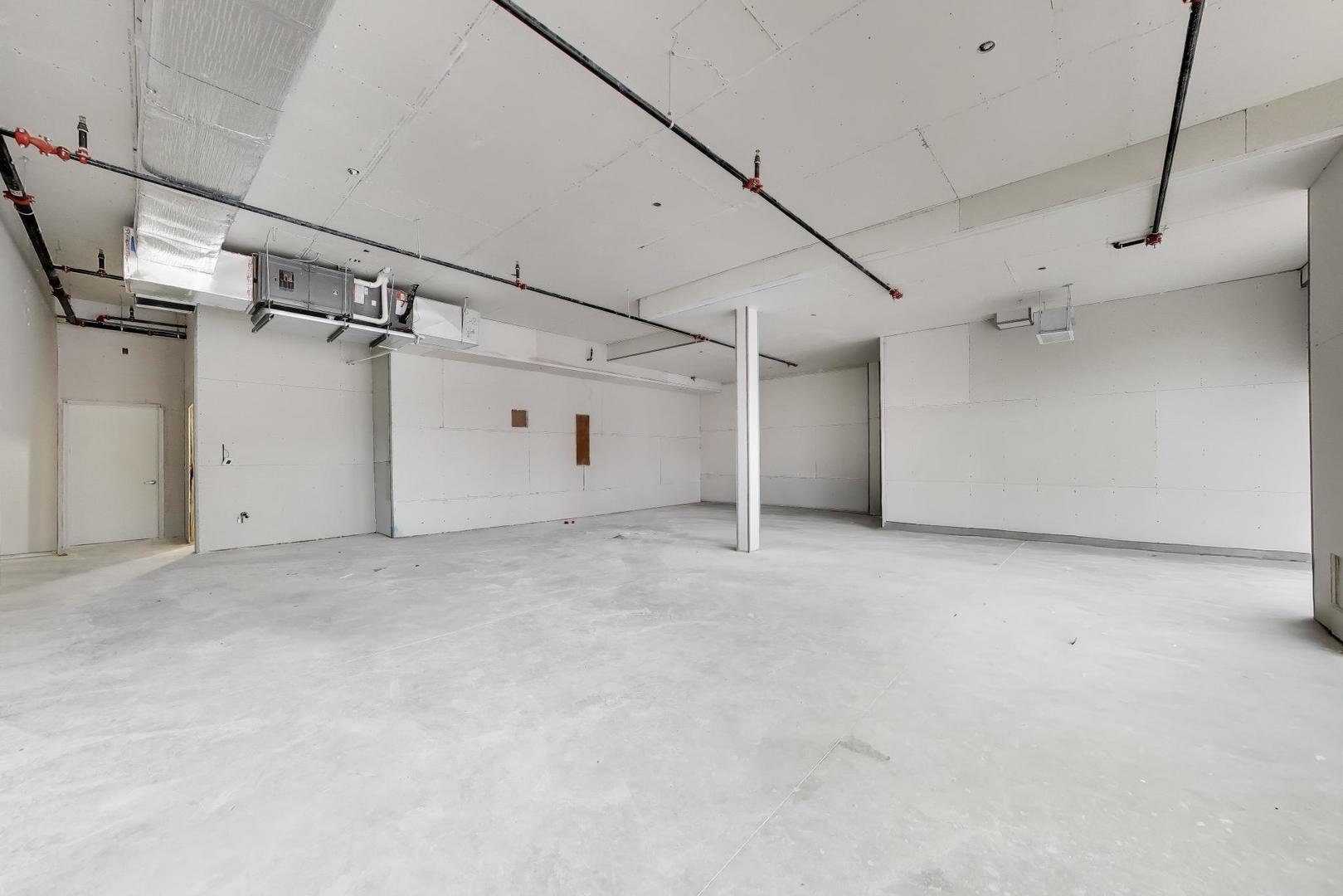 1952 W Lawrence Avenue