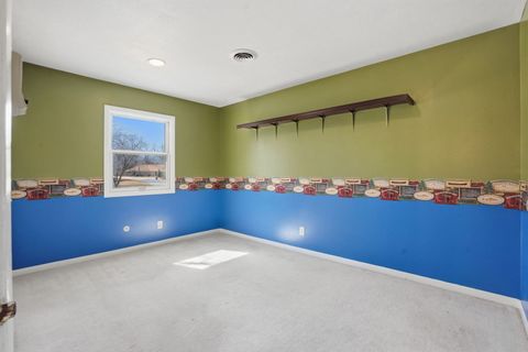 Tiny photo for 4 Estate Court, Bettendorf, IA 52722 (MLS # 12588725)