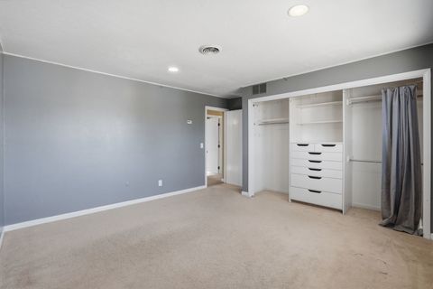 Tiny photo for 4 Estate Court, Bettendorf, IA 52722 (MLS # 12588725)