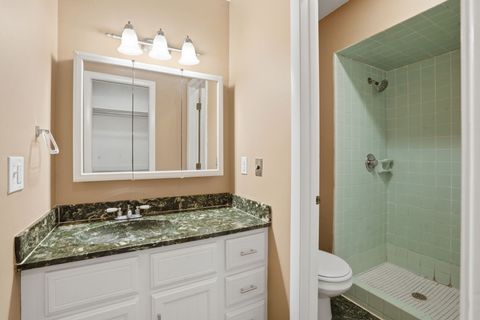 Tiny photo for 4 Estate Court, Bettendorf, IA 52722 (MLS # 12588725)