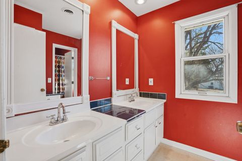 Tiny photo for 4 Estate Court, Bettendorf, IA 52722 (MLS # 12588725)