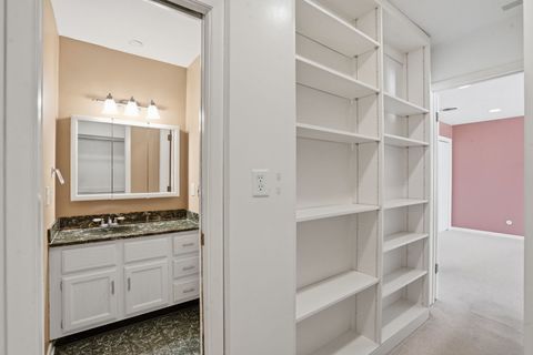 Tiny photo for 4 Estate Court, Bettendorf, IA 52722 (MLS # 12588725)