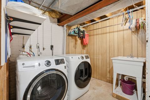 Tiny photo for 4 Estate Court, Bettendorf, IA 52722 (MLS # 12588725)