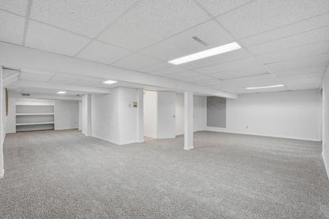 Tiny photo for 4 Estate Court, Bettendorf, IA 52722 (MLS # 12588725)