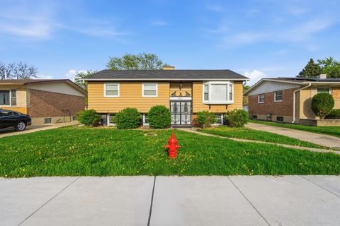 Tiny photo for 15637 Avalon Avenue, South Holland, IL 60473 (MLS # 12583955)