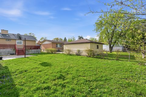 Tiny photo for 15637 Avalon Avenue, South Holland, IL 60473 (MLS # 12583955)