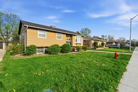 Tiny photo for 15637 Avalon Avenue, South Holland, IL 60473 (MLS # 12583955)