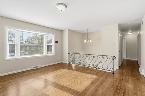 Tiny photo for 15637 Avalon Avenue, South Holland, IL 60473 (MLS # 12583955)