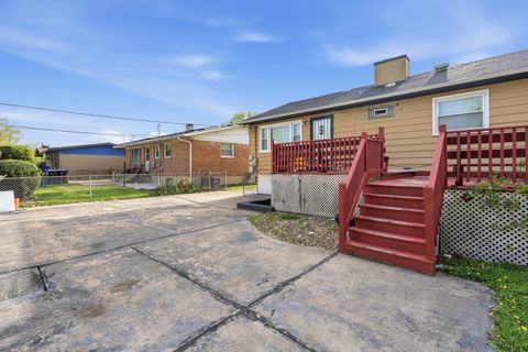 Tiny photo for 15637 Avalon Avenue, South Holland, IL 60473 (MLS # 12583955)