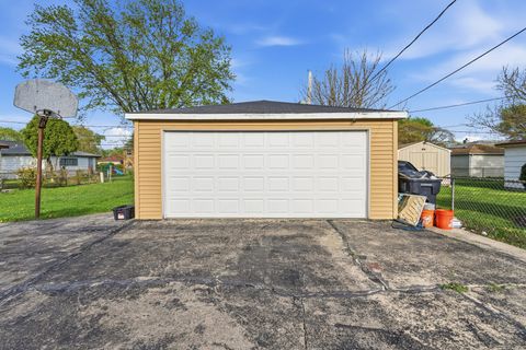 Tiny photo for 15637 Avalon Avenue, South Holland, IL 60473 (MLS # 12583955)