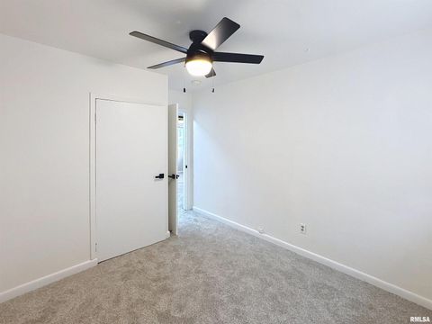 Tiny photo for 1336 W 38TH Place, Davenport, IA 52806 (MLS # QC4269677)