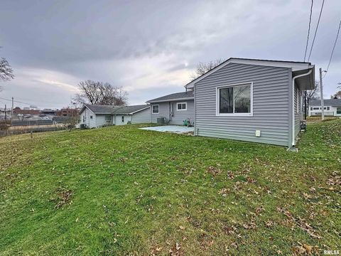 Tiny photo for 1336 W 38TH Place, Davenport, IA 52806 (MLS # QC4269677)