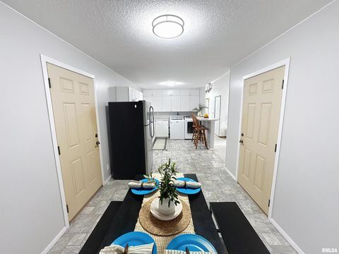 Tiny photo for 1336 W 38TH Place, Davenport, IA 52806 (MLS # QC4269677)