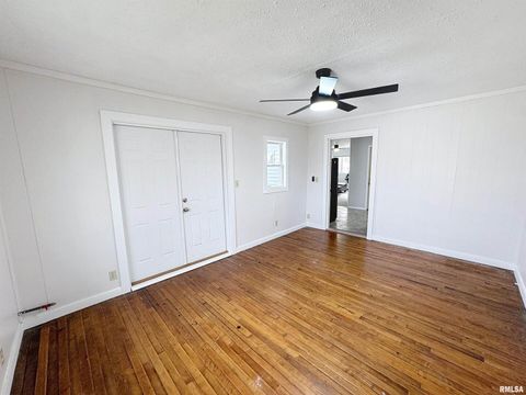 Tiny photo for 1336 W 38TH Place, Davenport, IA 52806 (MLS # QC4269677)