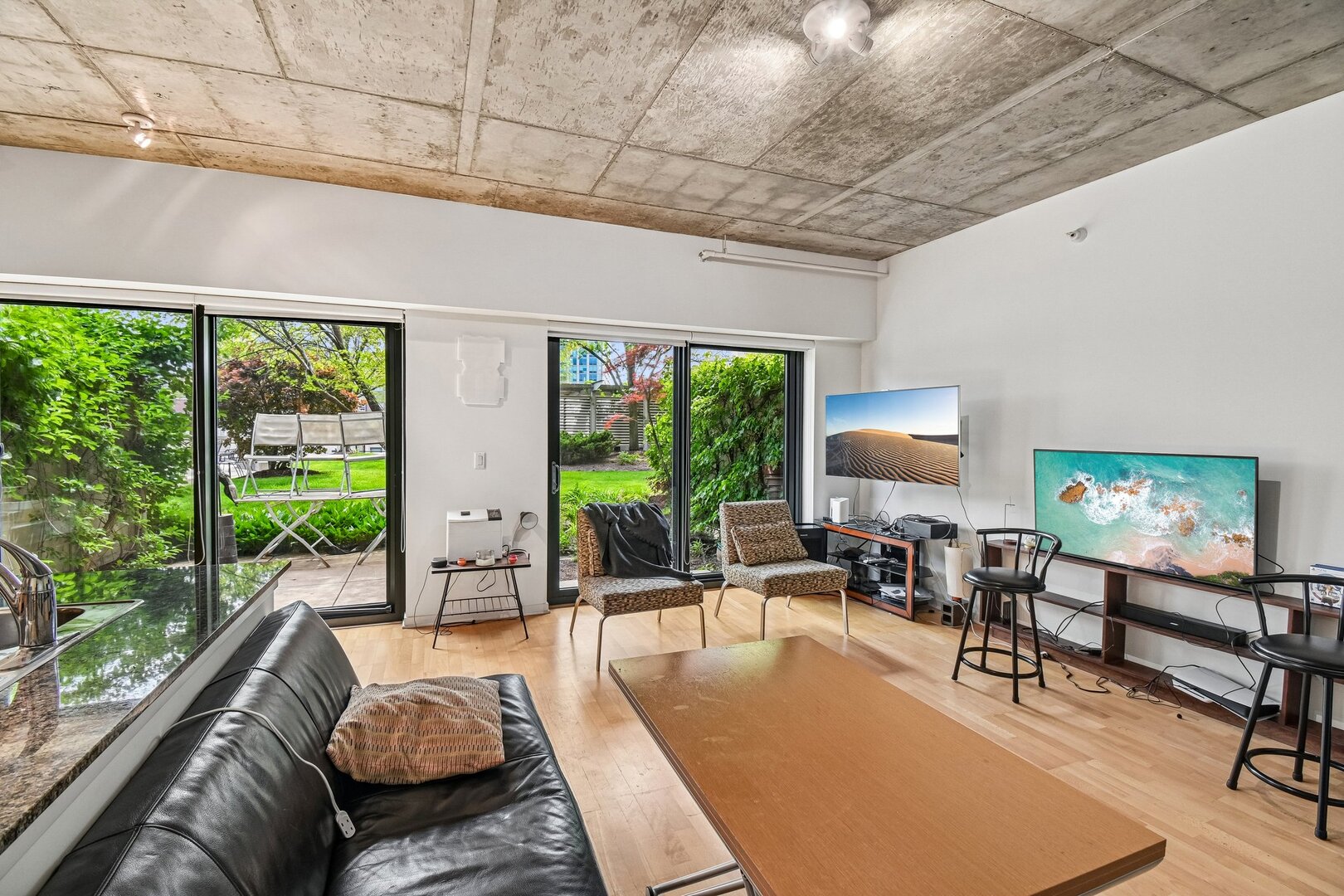 807 Davis Street 314