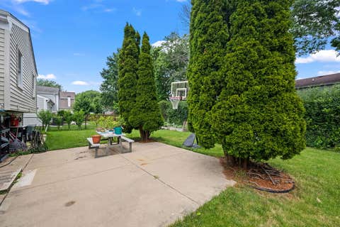 Tiny photo for 600 Thompson Boulevard, Buffalo Grove, IL 60089 (MLS # 12695205)
