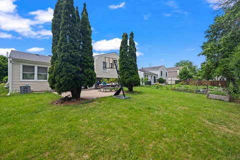 Tiny photo for 600 Thompson Boulevard, Buffalo Grove, IL 60089 (MLS # 12695205)