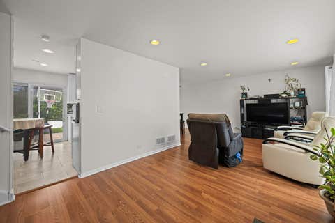 Tiny photo for 600 Thompson Boulevard, Buffalo Grove, IL 60089 (MLS # 12695205)