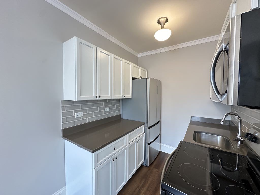 817 W Lakeside Place 311
