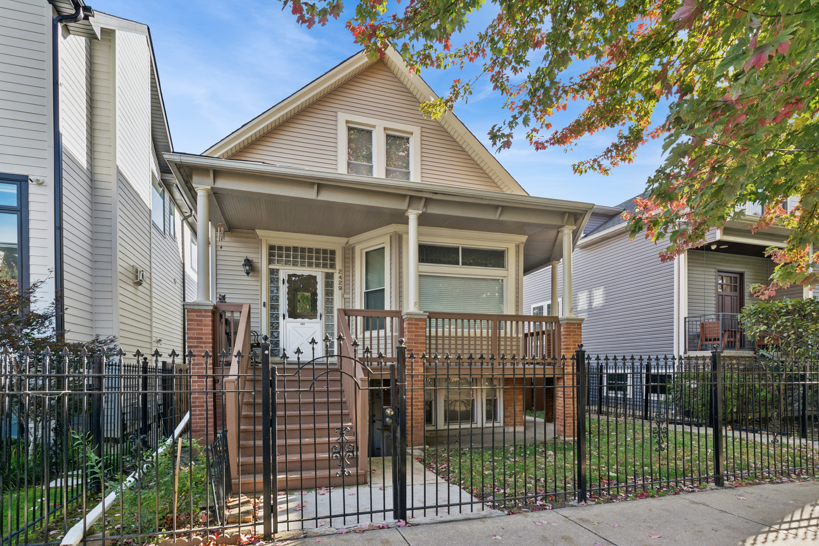 2429 N Rockwell Street