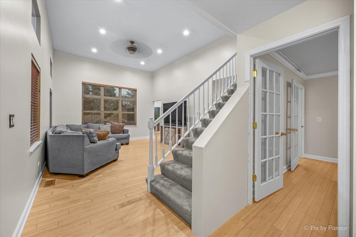 148 S Glenbrook Trail