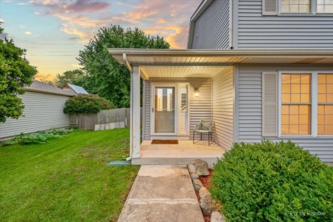 Tiny photo for 148 S Glenbrook Trail, McHenry, IL 60050 (MLS # 12769630)