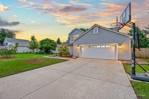 Tiny photo for 148 S Glenbrook Trail, McHenry, IL 60050 (MLS # 12769630)