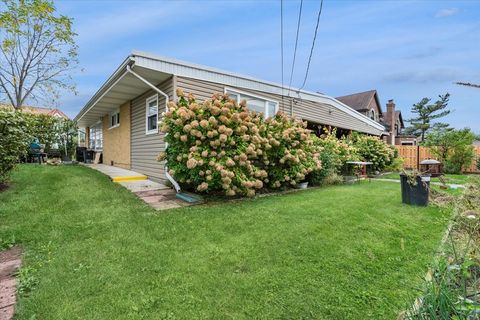 Tiny photo for 5134 N Mission Drive, Norridge, IL 60706 (MLS # 12331324)