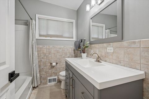 Tiny photo for 5134 N Mission Drive, Norridge, IL 60706 (MLS # 12331324)