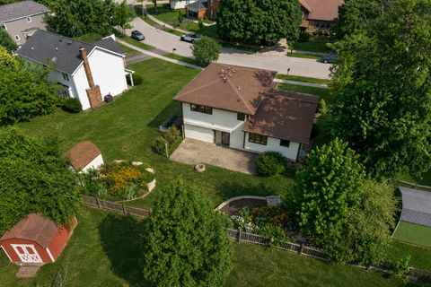 Tiny photo for 345 Mayfair Drive, Aurora, IL 60504 (MLS # 12715054)