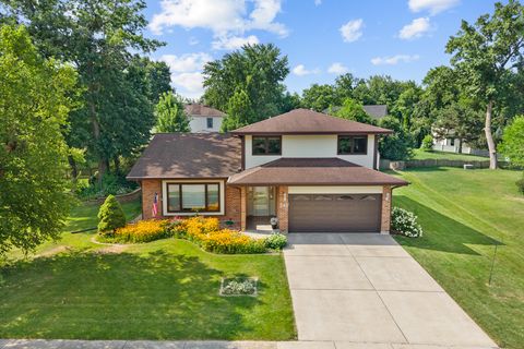 Tiny photo for 345 Mayfair Drive, Aurora, IL 60504 (MLS # 12715054)