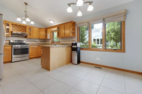 Tiny photo for 345 Mayfair Drive, Aurora, IL 60504 (MLS # 12715054)