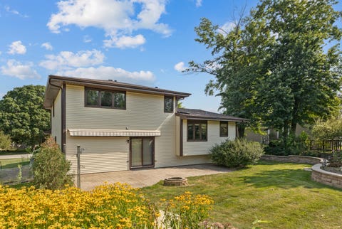 Tiny photo for 345 Mayfair Drive, Aurora, IL 60504 (MLS # 12715054)