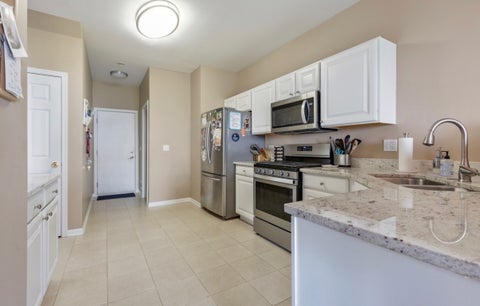 Tiny photo for 335 Thornwood Way #D, South Elgin, IL 60177 (MLS # 12787361)