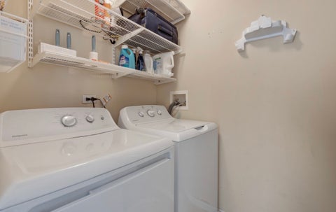Tiny photo for 335 Thornwood Way #D, South Elgin, IL 60177 (MLS # 12787361)