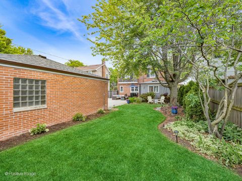 Tiny photo for 712 N Catherine Avenue, La Grange Park, IL 60526 (MLS # 12556128)