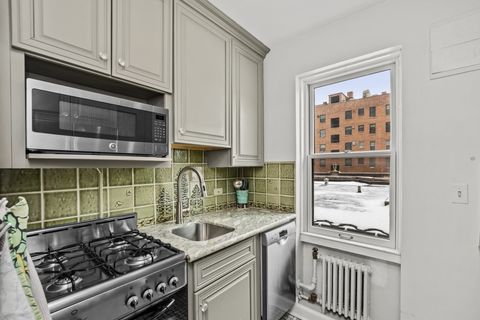 Tiny photo for 1519 Hinman Avenue #4C, Evanston, IL 60201 (MLS # 12592340)