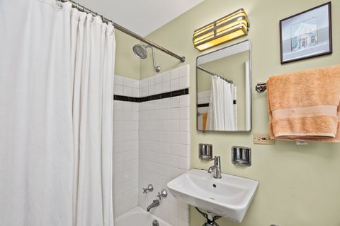 Tiny photo for 1519 Hinman Avenue #4C, Evanston, IL 60201 (MLS # 12592340)