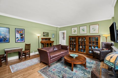 Tiny photo for 1519 Hinman Avenue #4C, Evanston, IL 60201 (MLS # 12592340)