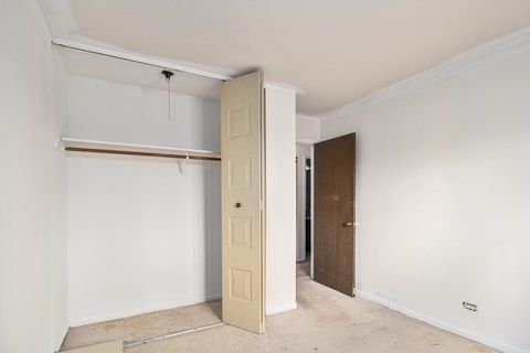 Tiny photo for 10 Oak Creek Drive #1020, Buffalo Grove, IL 60089 (MLS # 12532099)