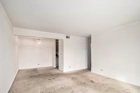 Tiny photo for 10 Oak Creek Drive #1020, Buffalo Grove, IL 60089 (MLS # 12532099)