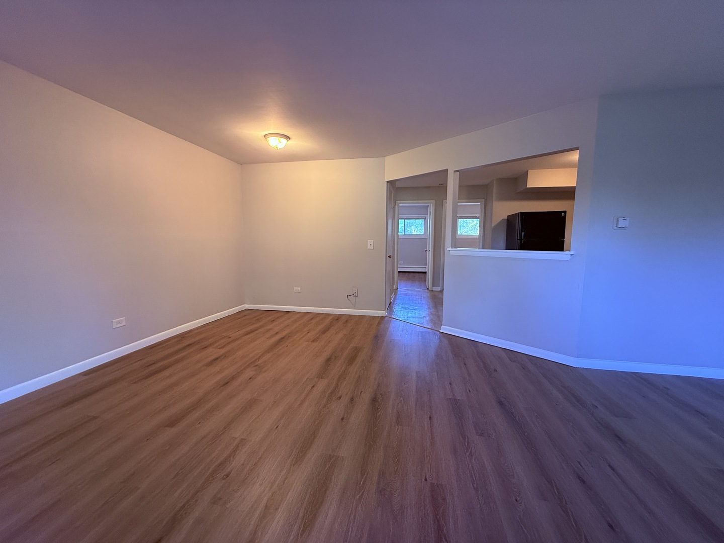 1119 E ALGONQUIN Road 2