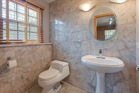 Tiny photo for 33 Half Day Road, Lincolnshire, IL 60069 (MLS # 12632396)