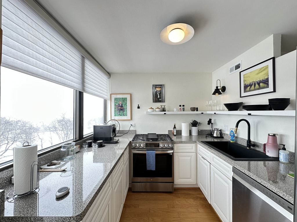 6701 S Crandon Avenue 8B