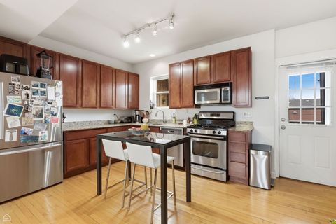 Tiny photo for 2200 W Winona Avenue #2, Chicago, IL 60625 (MLS # 12582050)