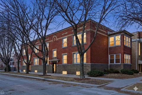 Photo of 2200 W Winona Avenue #2, Chicago, IL 60625 (MLS # 12582050)